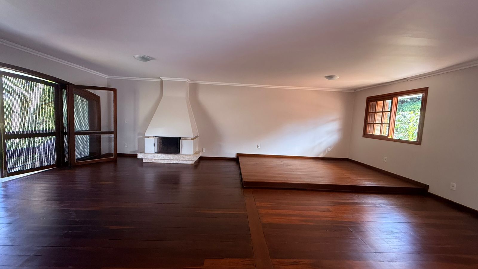 Casa à venda com 410m², 3 quartos, 3 suítes, 2 vagas no bairro Jardim Isabel em Porto Alegre - Foto 3