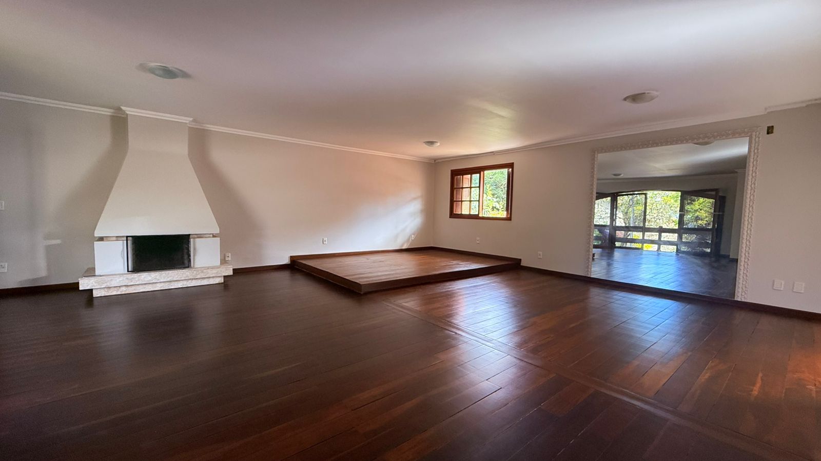 Casa à venda com 410m², 3 quartos, 3 suítes, 2 vagas no bairro Jardim Isabel em Porto Alegre - Foto 4