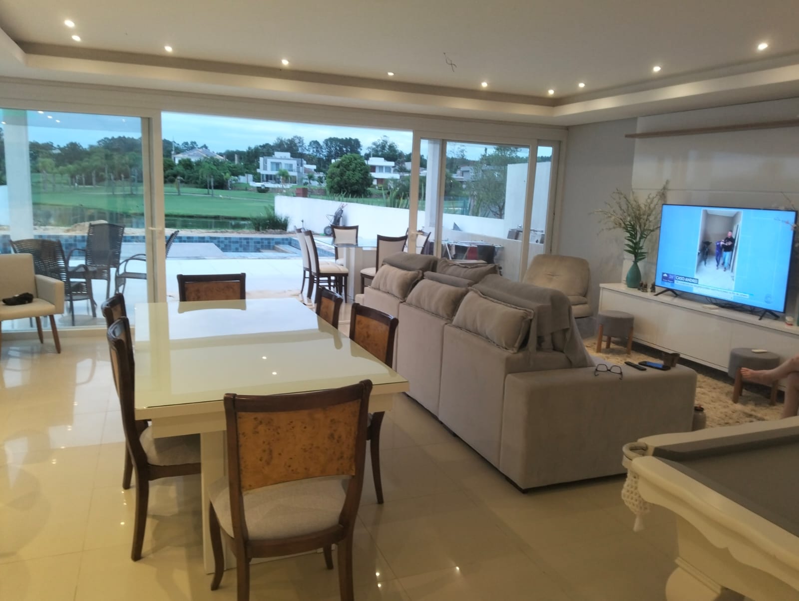Casa em Condomínio para alugar com 324m², 5 quartos, 5 suítes, 6 vagas no bairro Terra Ville em Porto Alegre - Foto 7