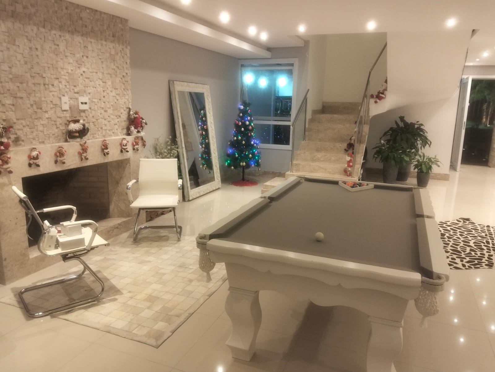 Casa em Condomínio para alugar com 324m², 5 quartos, 5 suítes, 6 vagas no bairro Terra Ville em Porto Alegre - Foto 4