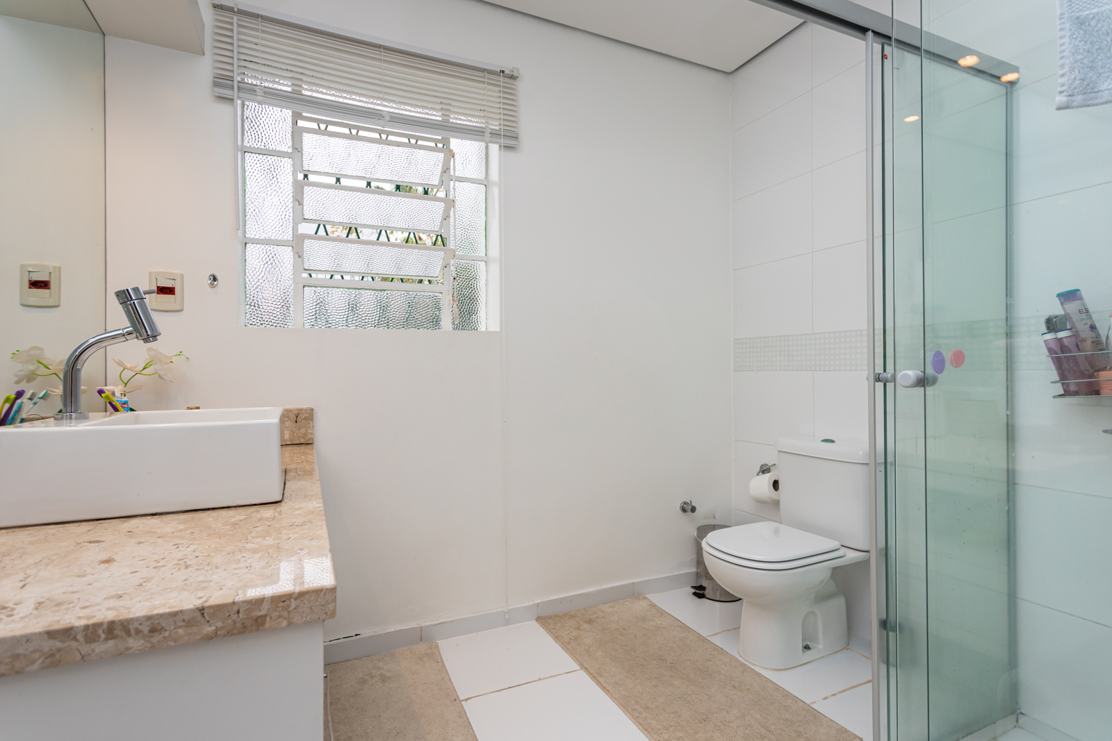 Casa à venda com 150m², 3 quartos, 1 suíte, 3 vagas no bairro Vila Assunção em Porto Alegre - Foto 14