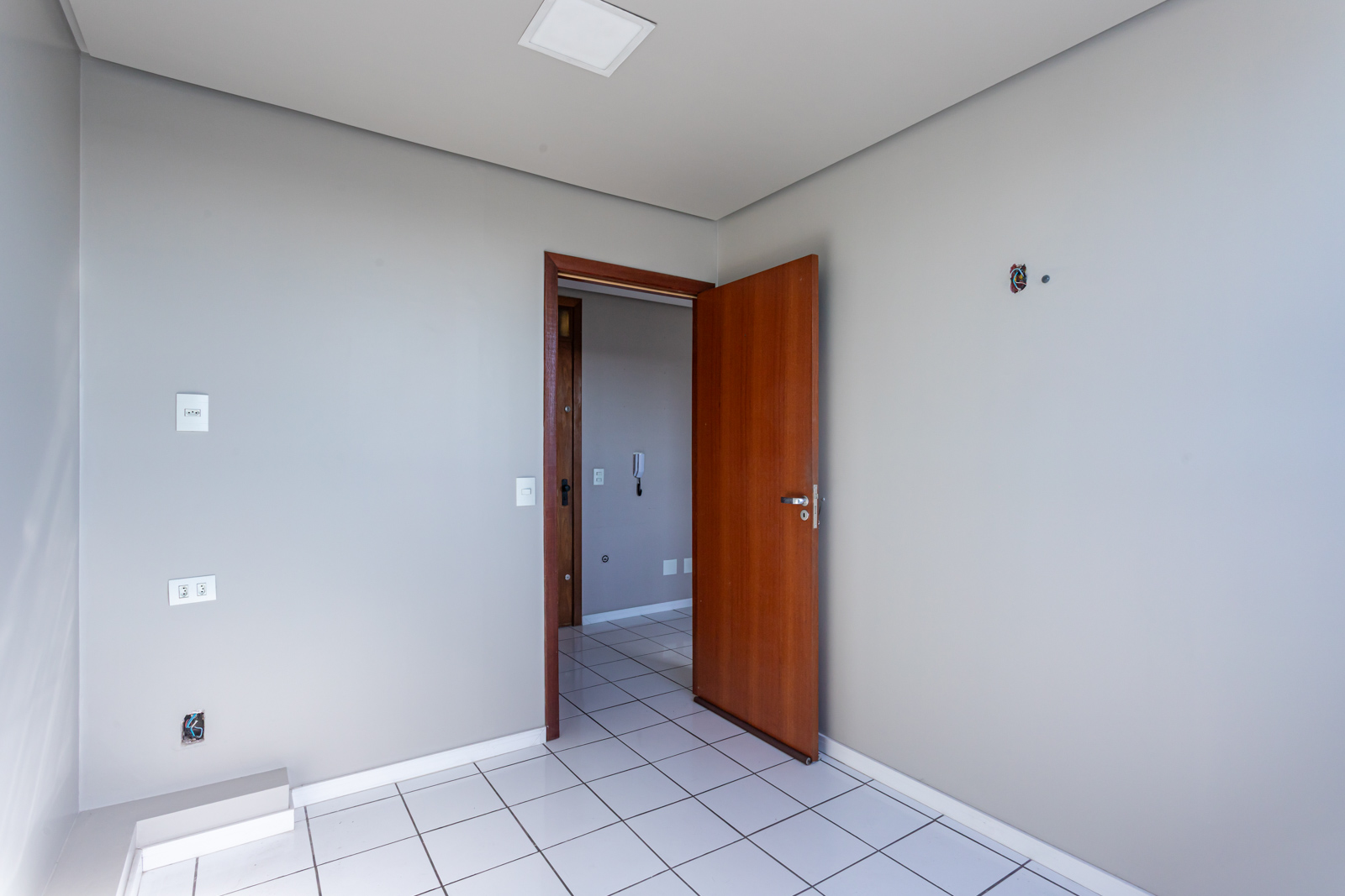 Sala para alugar com 1m² no bairro Cristal em Porto Alegre - Foto 13