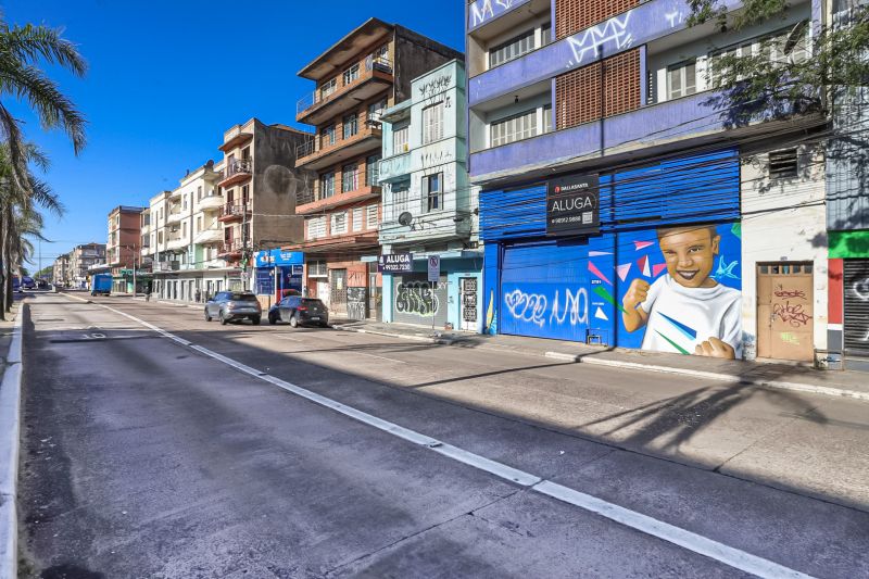 Pavilhão para alugar com 550m² no bairro Floresta em Porto Alegre