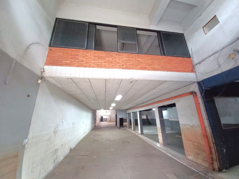 Pavilhão para alugar com 550m² no bairro Floresta em Porto Alegre - Foto 4