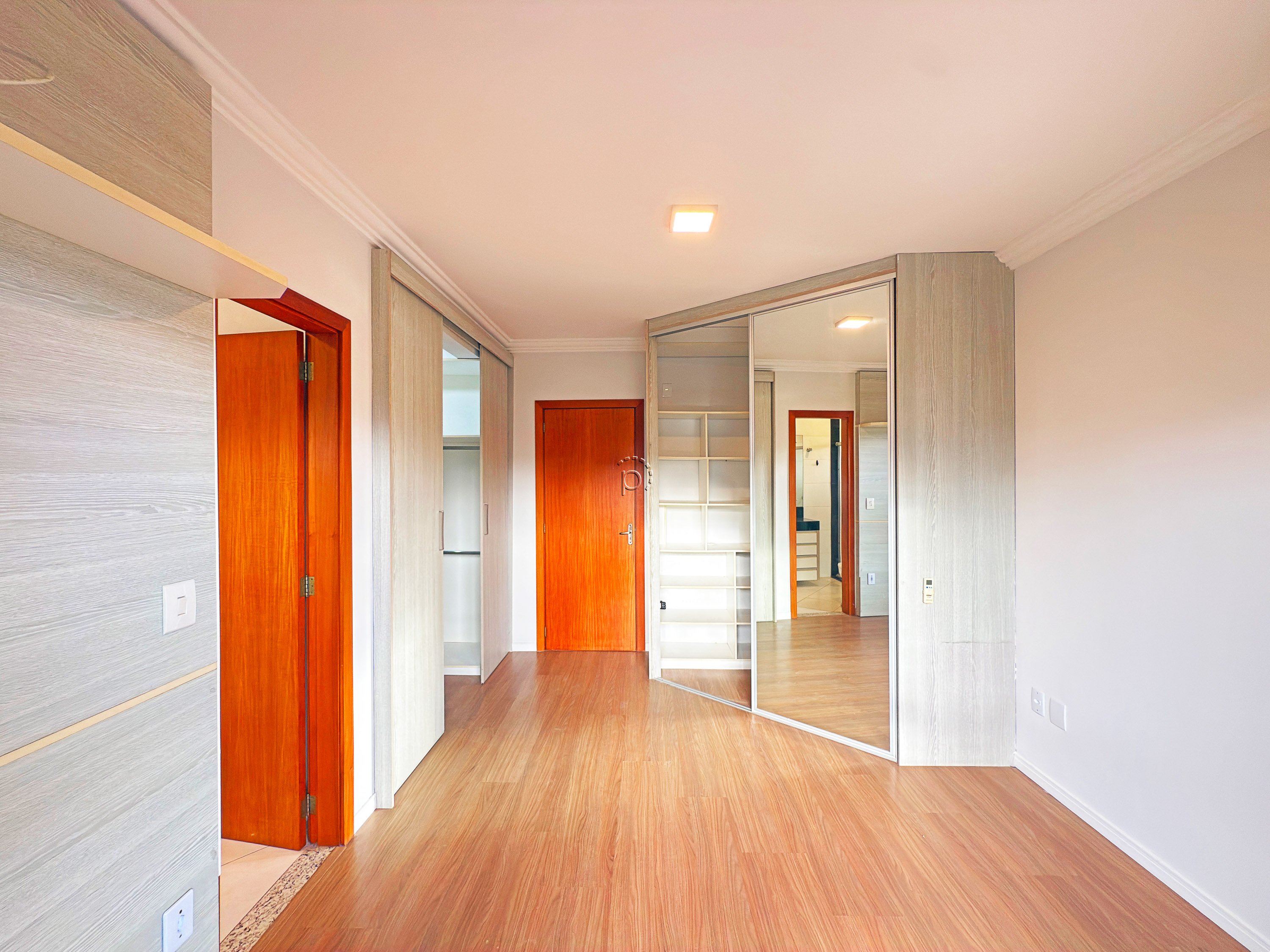 Casa à venda com 139m², 3 quartos, 1 suíte, 2 vagas no bairro Hípica em Porto Alegre - Foto 15