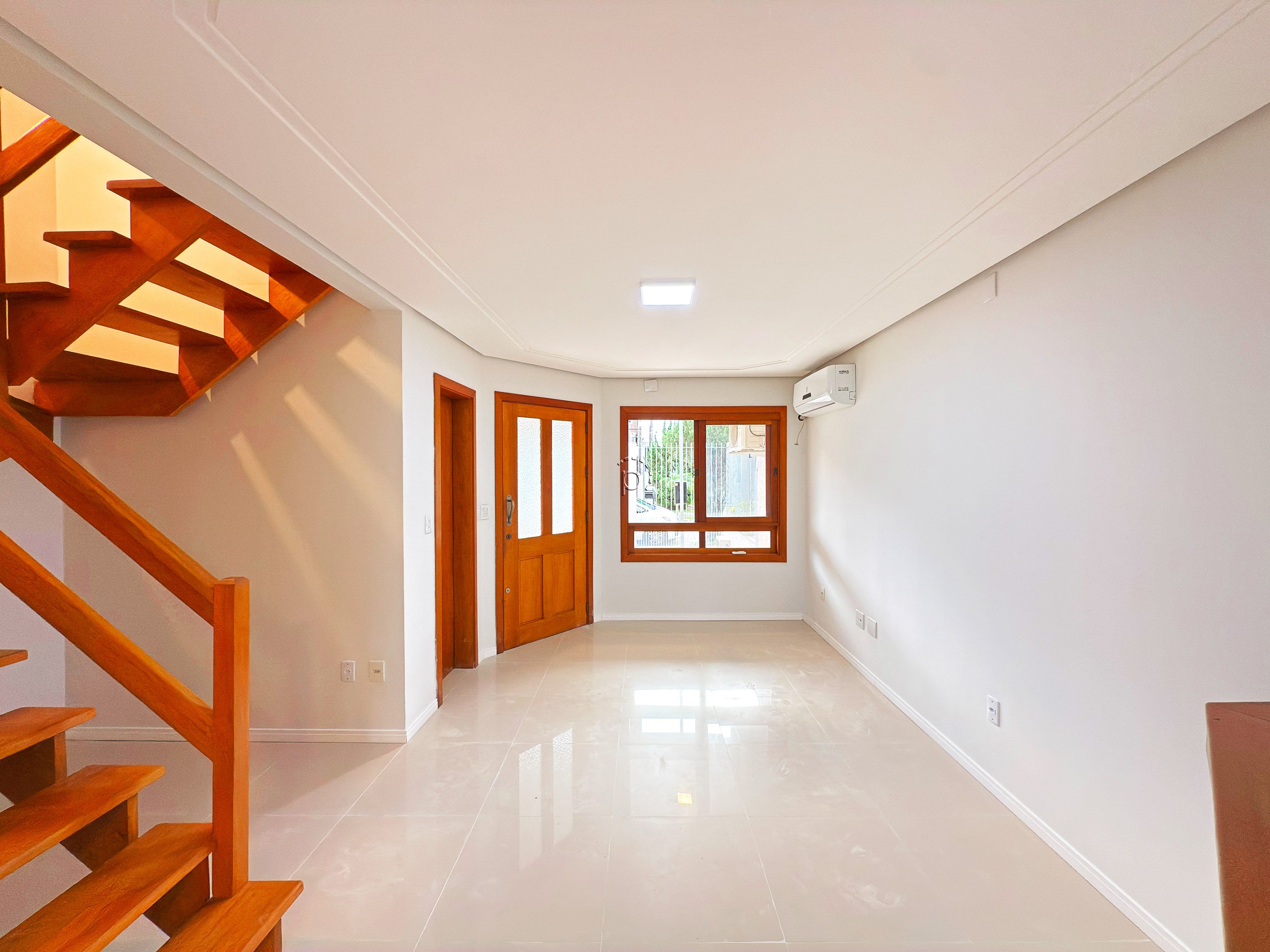 Casa à venda com 139m², 3 quartos, 1 suíte, 2 vagas no bairro Hípica em Porto Alegre - Foto 3