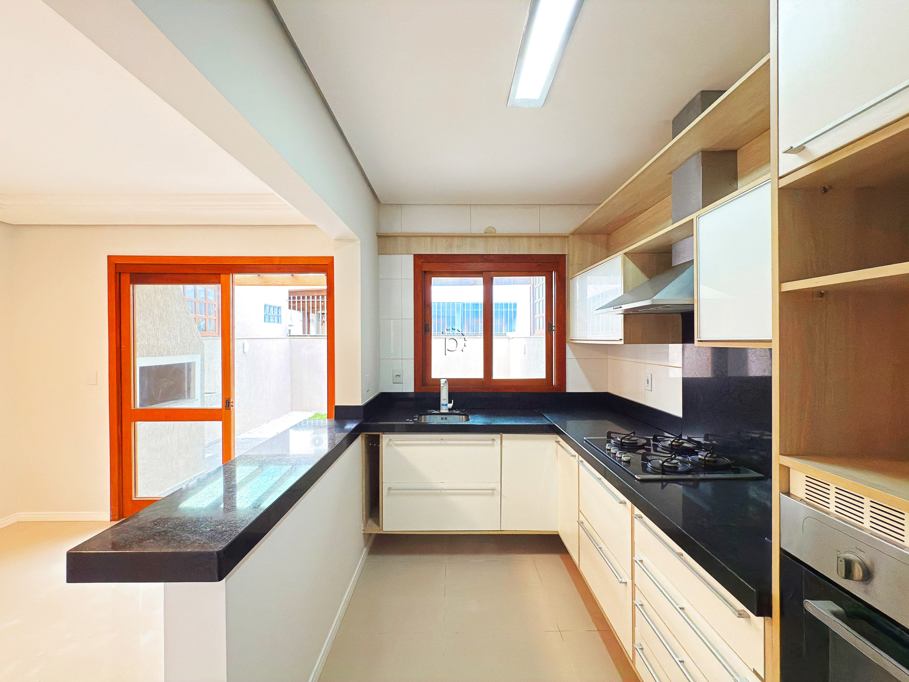 Casa à venda com 139m², 3 quartos, 1 suíte, 2 vagas no bairro Hípica em Porto Alegre - Foto 12