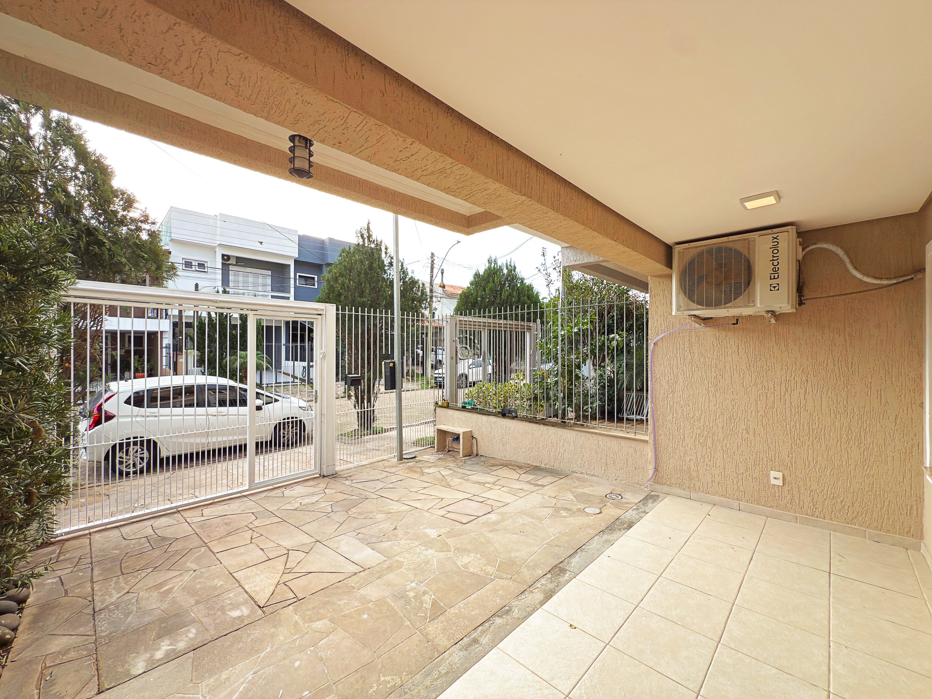 Casa à venda com 139m², 3 quartos, 1 suíte, 2 vagas no bairro Hípica em Porto Alegre - Foto 34