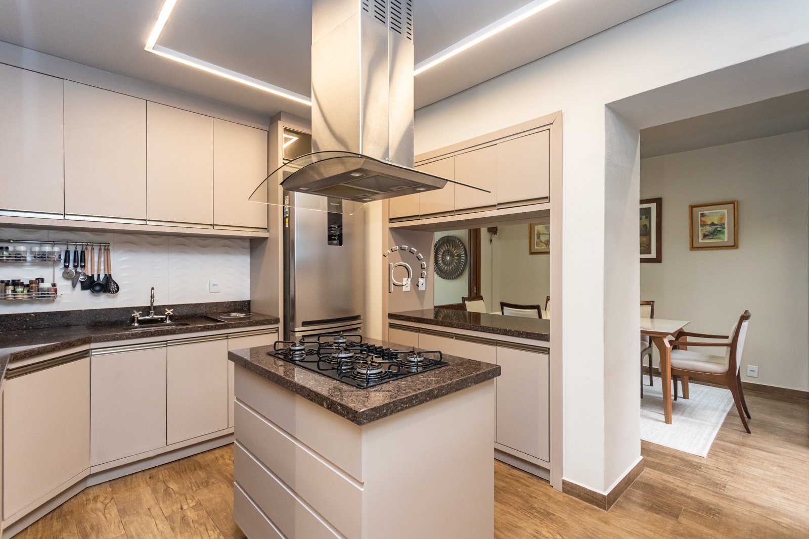 Casa à venda com 362m², 3 quartos, 1 suíte no bairro Jardim Isabel em Porto Alegre - Foto 21