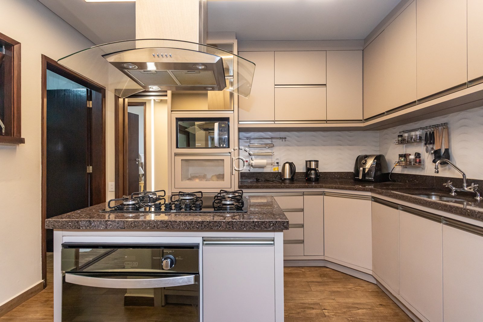Casa à venda com 362m², 3 quartos, 1 suíte no bairro Jardim Isabel em Porto Alegre - Foto 23