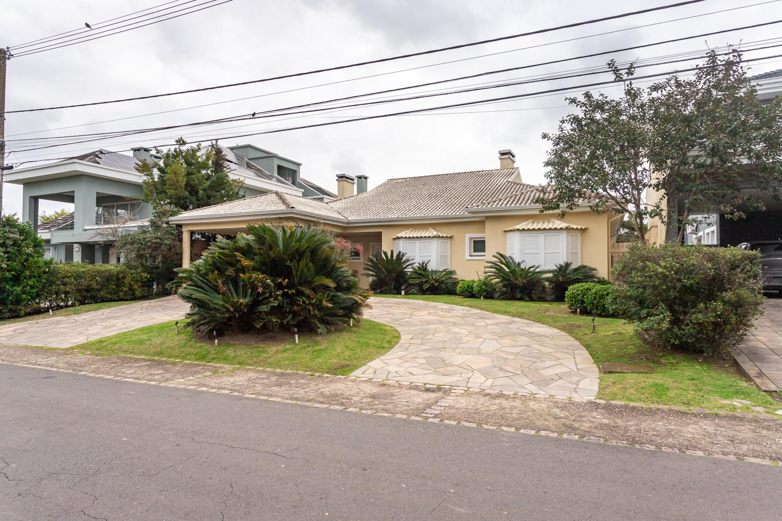 Casa em Condomínio à venda com 420m², 4 quartos no bairro Terra Ville em Porto Alegre