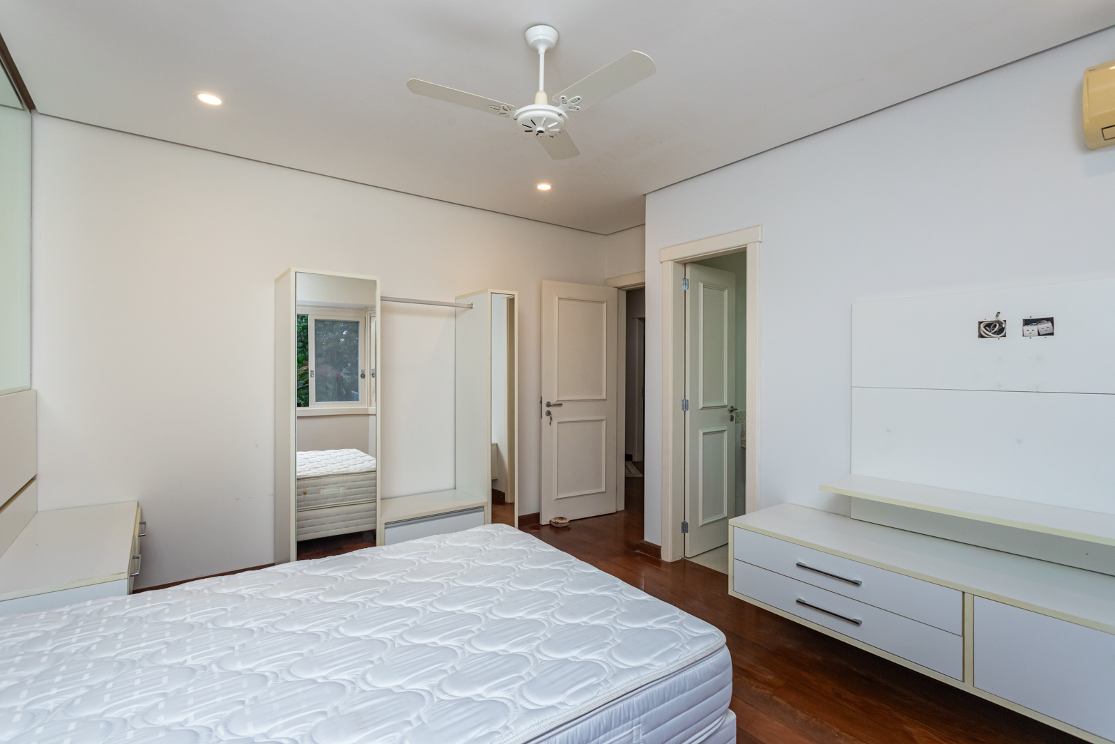 Casa em Condomínio à venda com 420m², 4 quartos no bairro Terra Ville em Porto Alegre - Foto 30