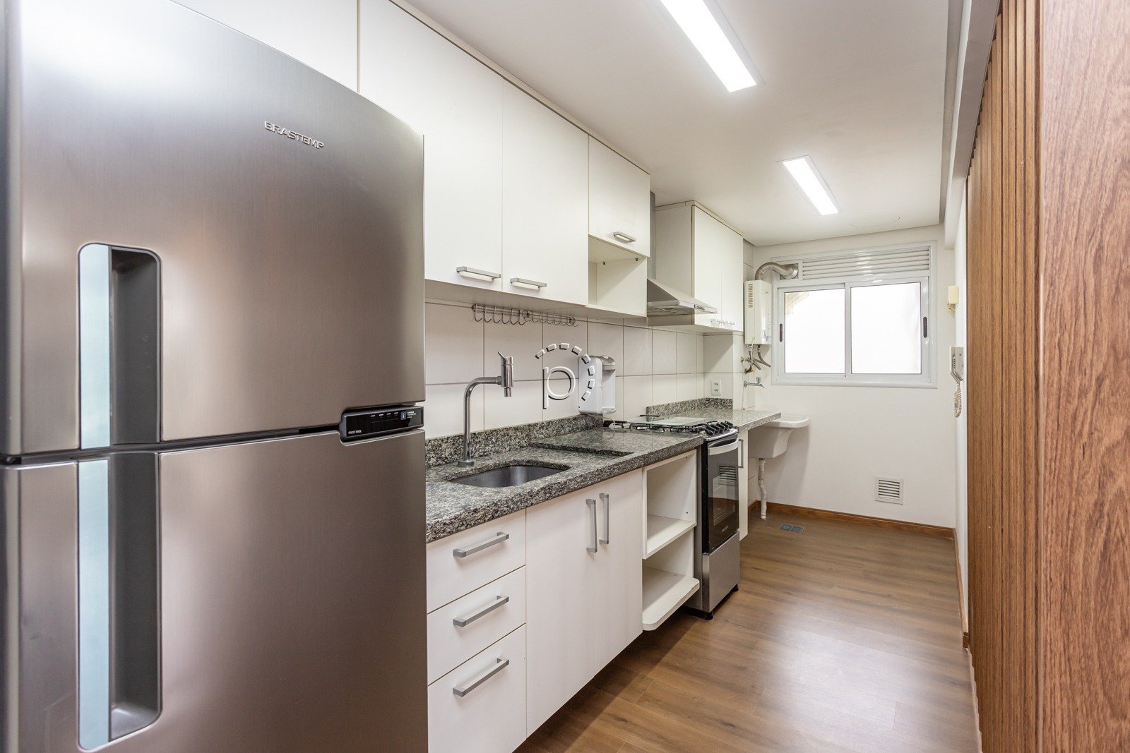 Apartamento à venda com 93m², 3 quartos, 1 suíte, 2 vagas no bairro Tristeza em Porto Alegre - Foto 8