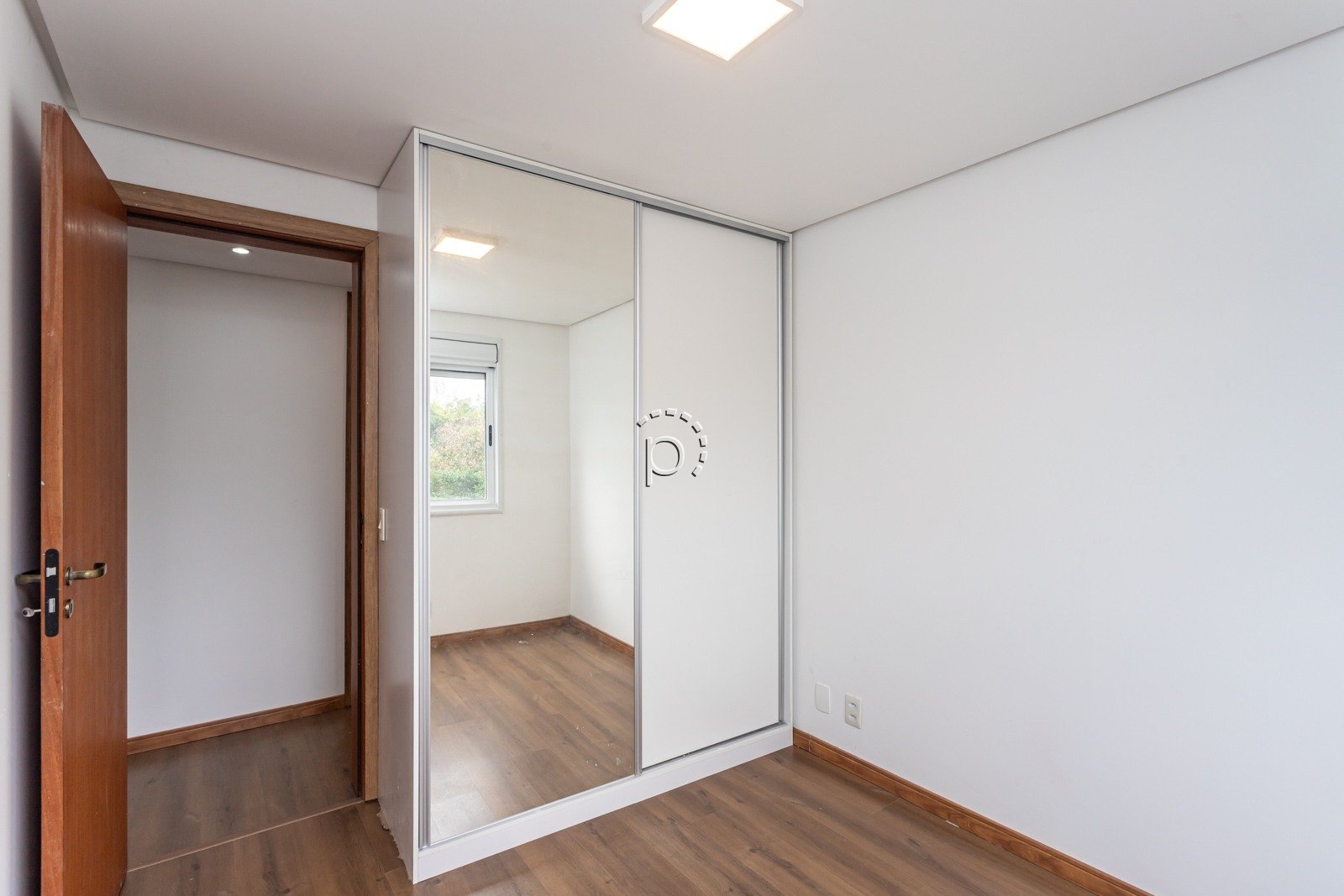 Apartamento à venda com 93m², 3 quartos, 1 suíte, 2 vagas no bairro Tristeza em Porto Alegre - Foto 16