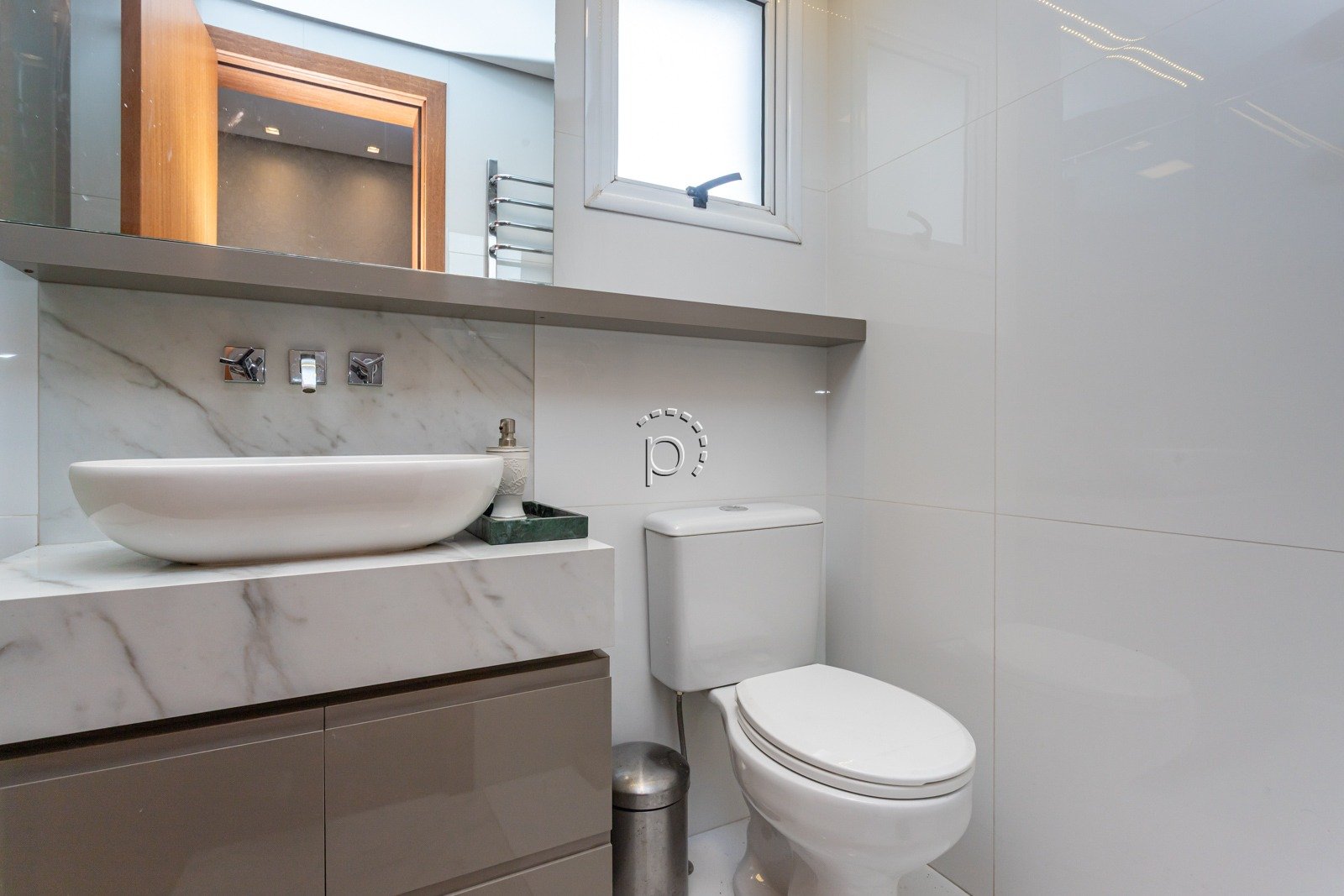 Apartamento à venda com 94m², 2 quartos, 1 suíte, 2 vagas no bairro Tristeza em Porto Alegre - Foto 16