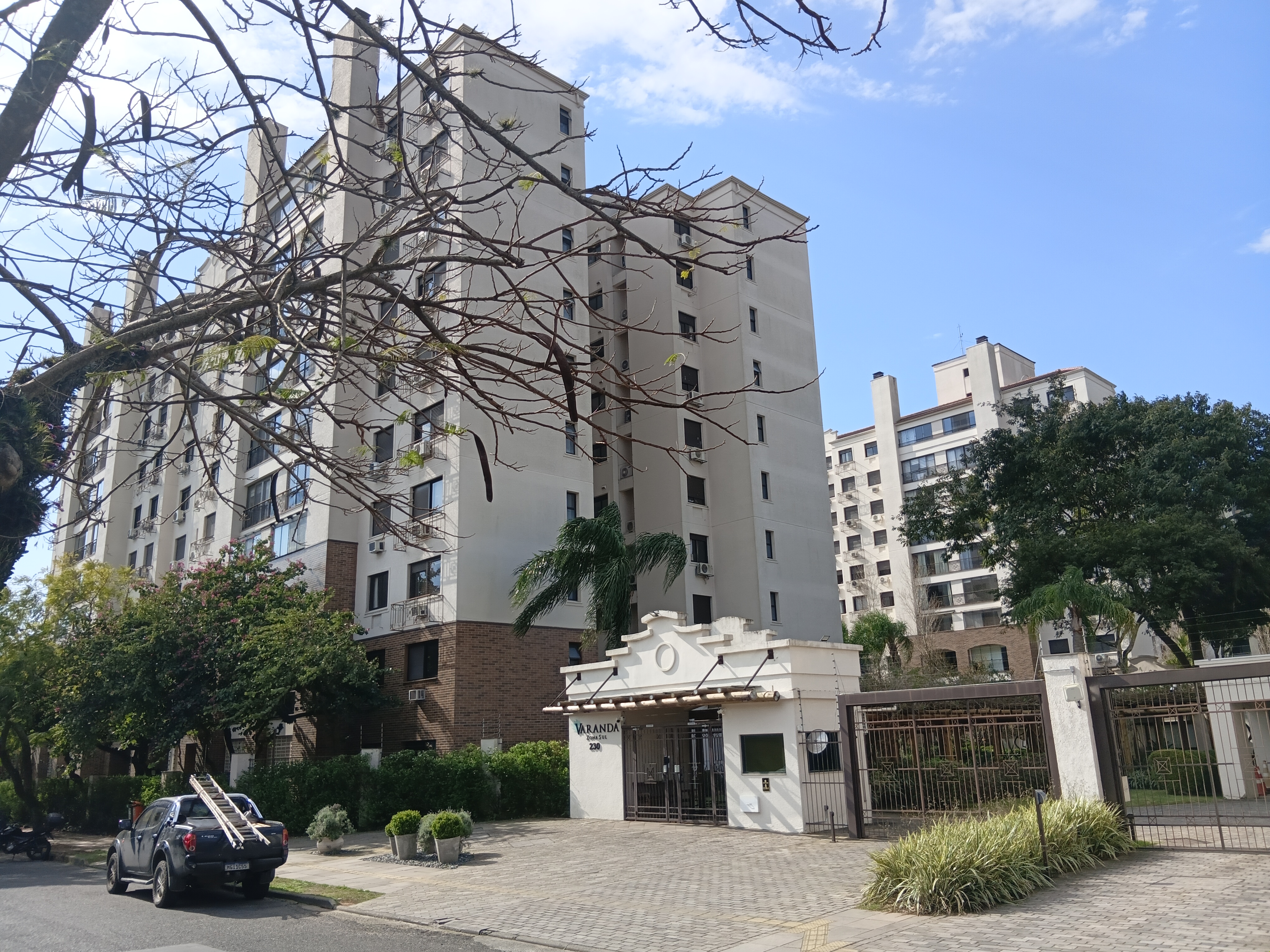 Apartamento para alugar com 98m², 3 quartos, 1 suíte, 1 vaga no bairro Tristeza em Porto Alegre