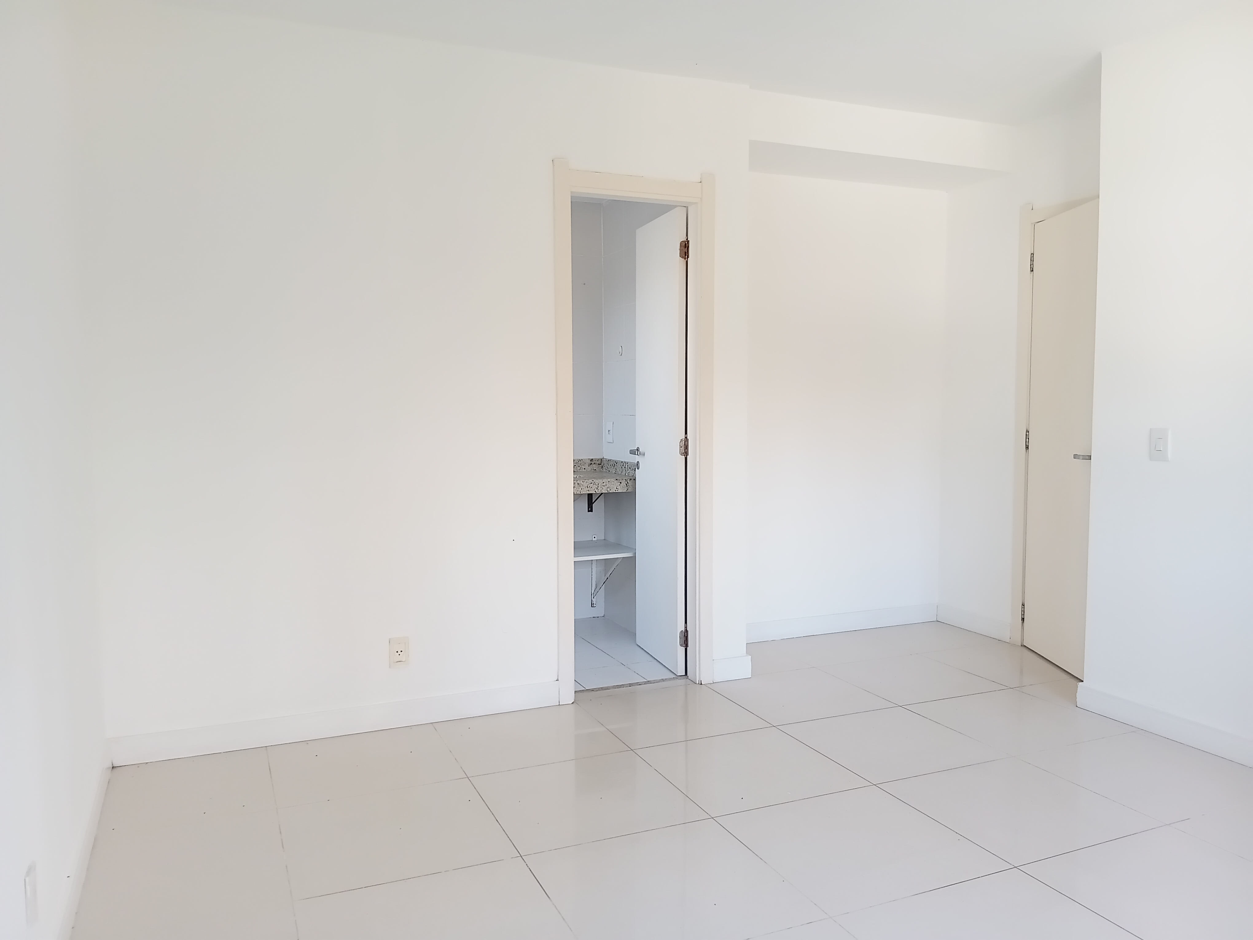 Apartamento para alugar com 98m², 3 quartos, 1 suíte, 1 vaga no bairro Tristeza em Porto Alegre - Foto 12