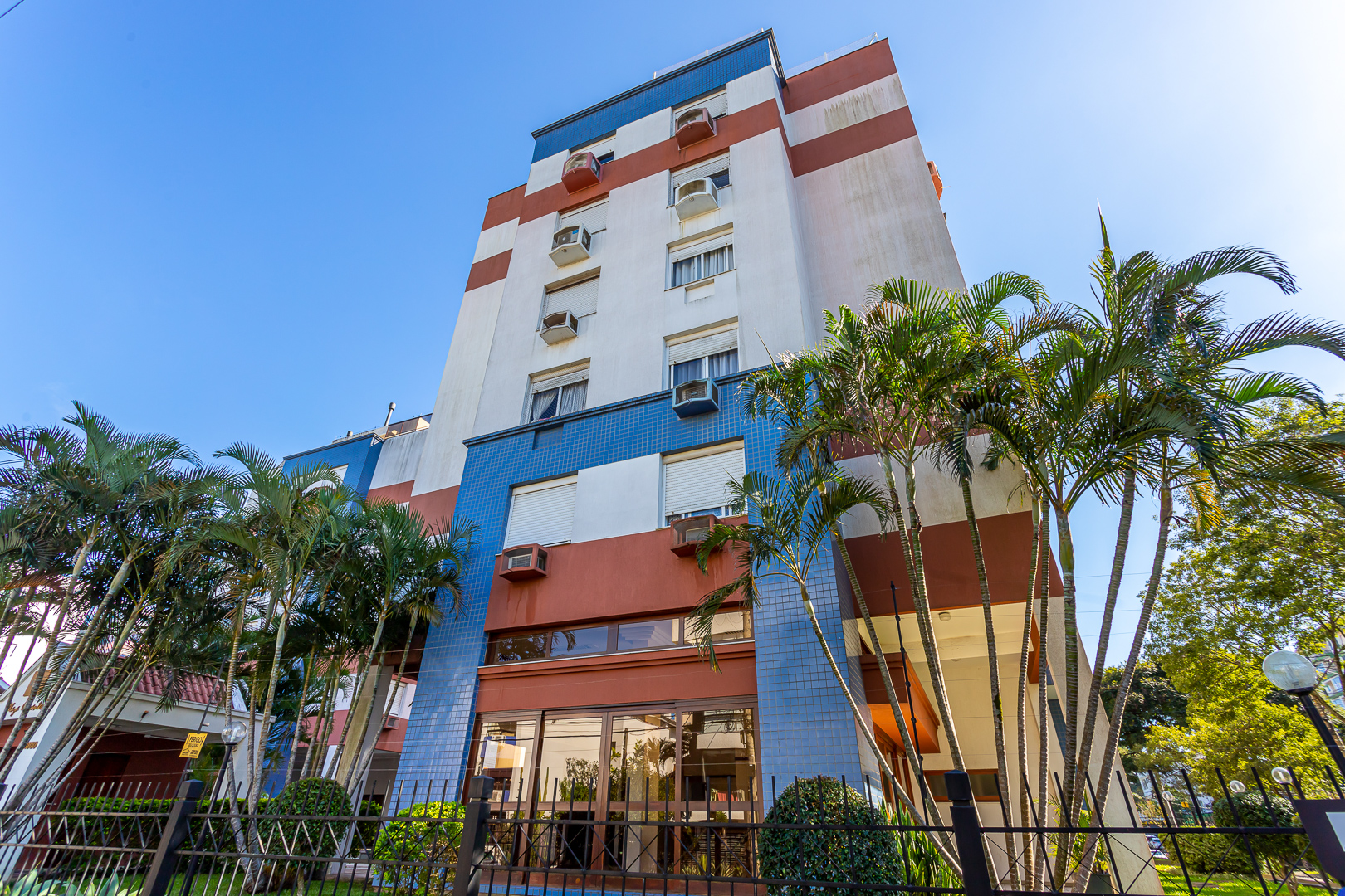 Apartamento à venda com 1m², 3 quartos, 2 vagas no bairro Tristeza em Porto Alegre