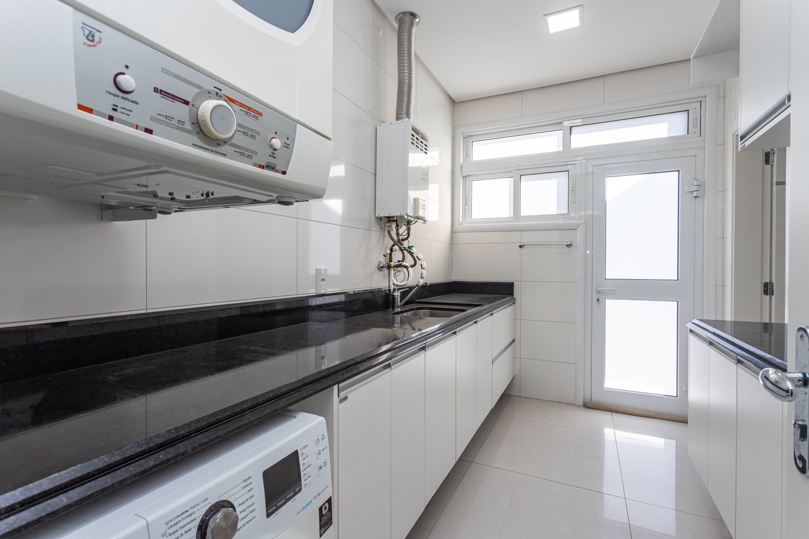 Casa em Condomínio à venda com 570m², 5 quartos, 5 suítes, 4 vagas no bairro Terra Ville em Porto Alegre - Foto 12