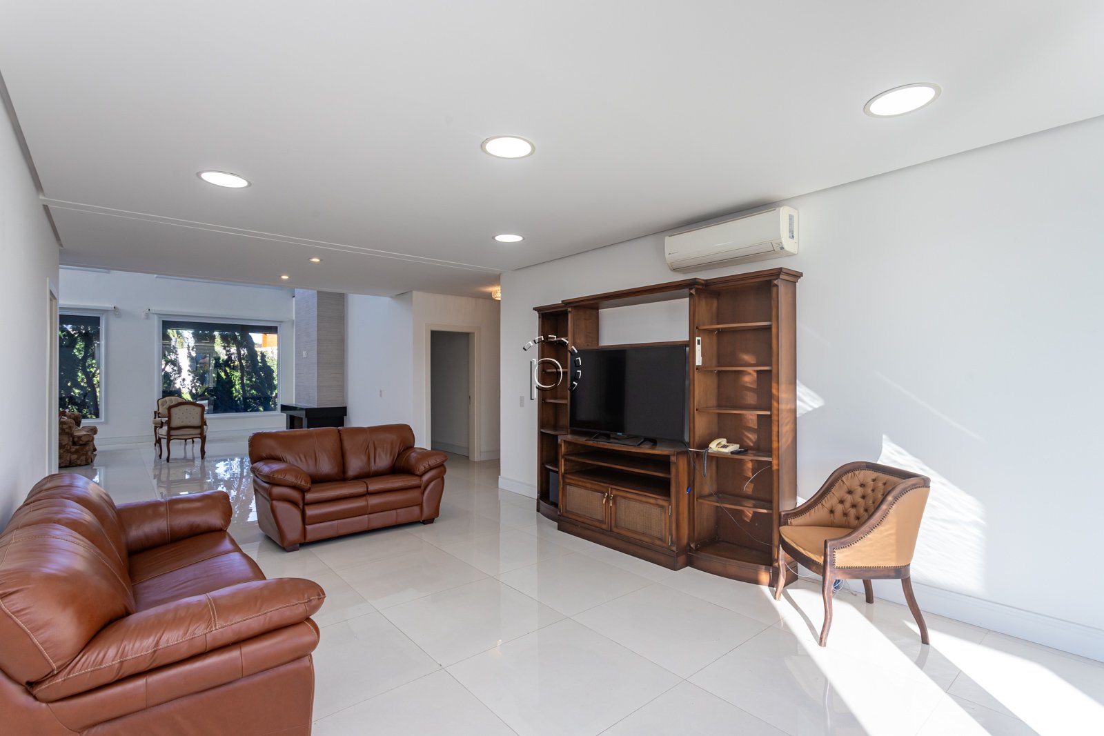 Casa em Condomínio à venda com 570m², 5 quartos, 5 suítes, 4 vagas no bairro Terra Ville em Porto Alegre - Foto 2