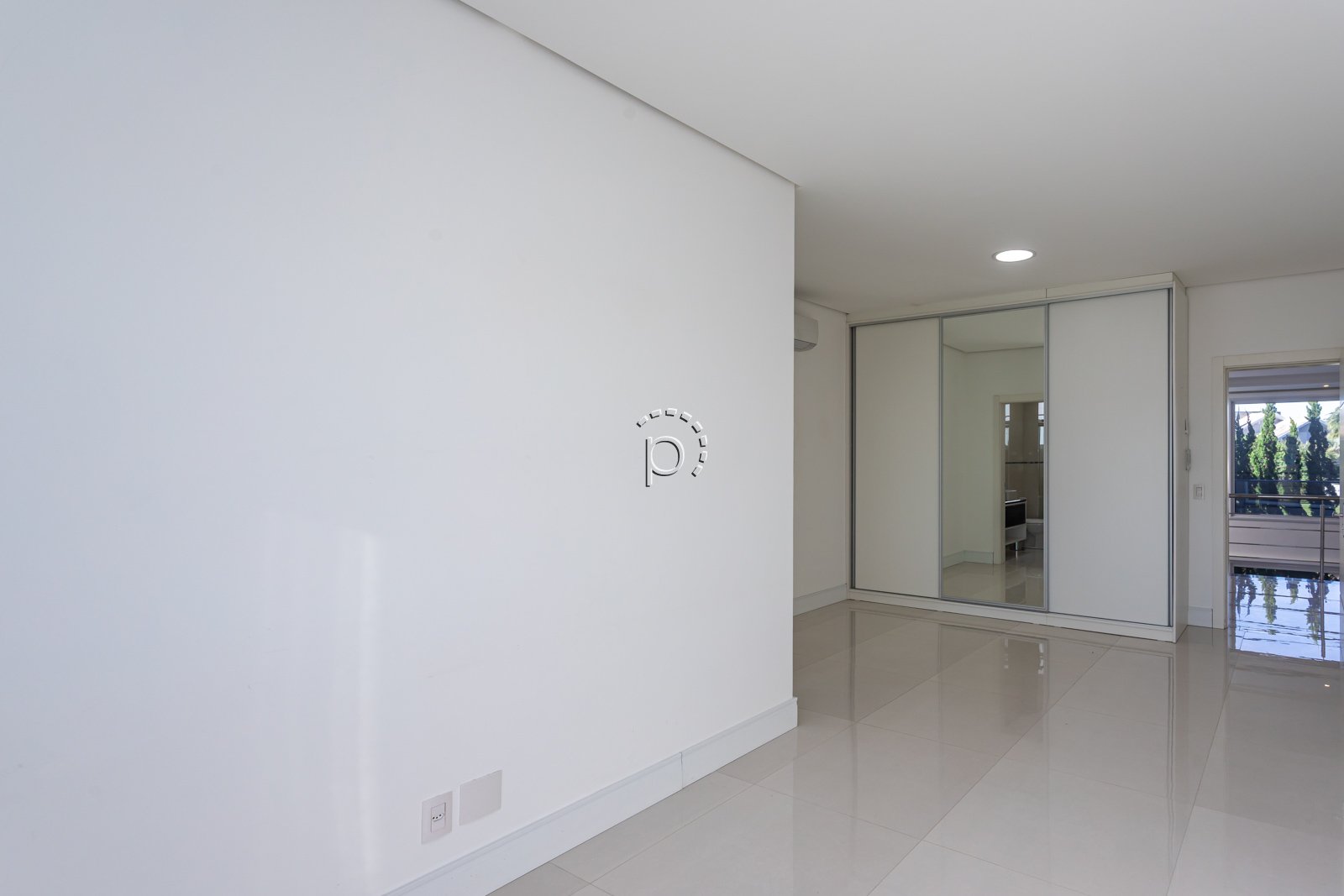 Casa em Condomínio à venda com 570m², 5 quartos, 5 suítes, 4 vagas no bairro Terra Ville em Porto Alegre - Foto 31