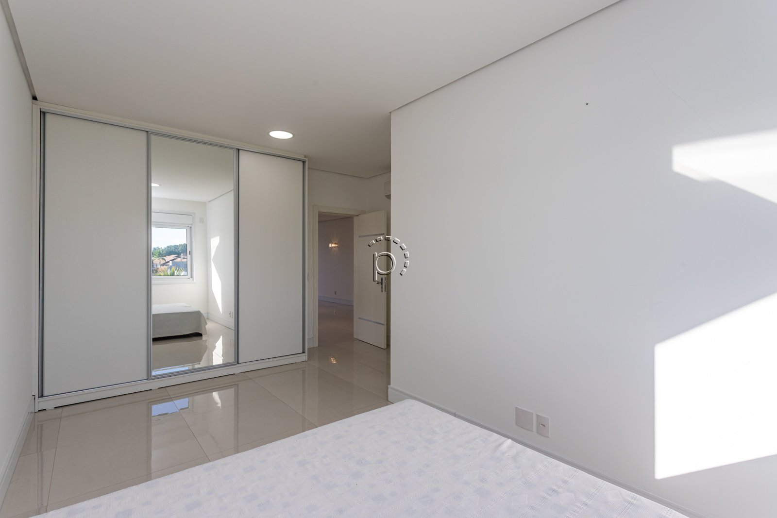 Casa em Condomínio à venda com 570m², 5 quartos, 5 suítes, 4 vagas no bairro Terra Ville em Porto Alegre - Foto 37