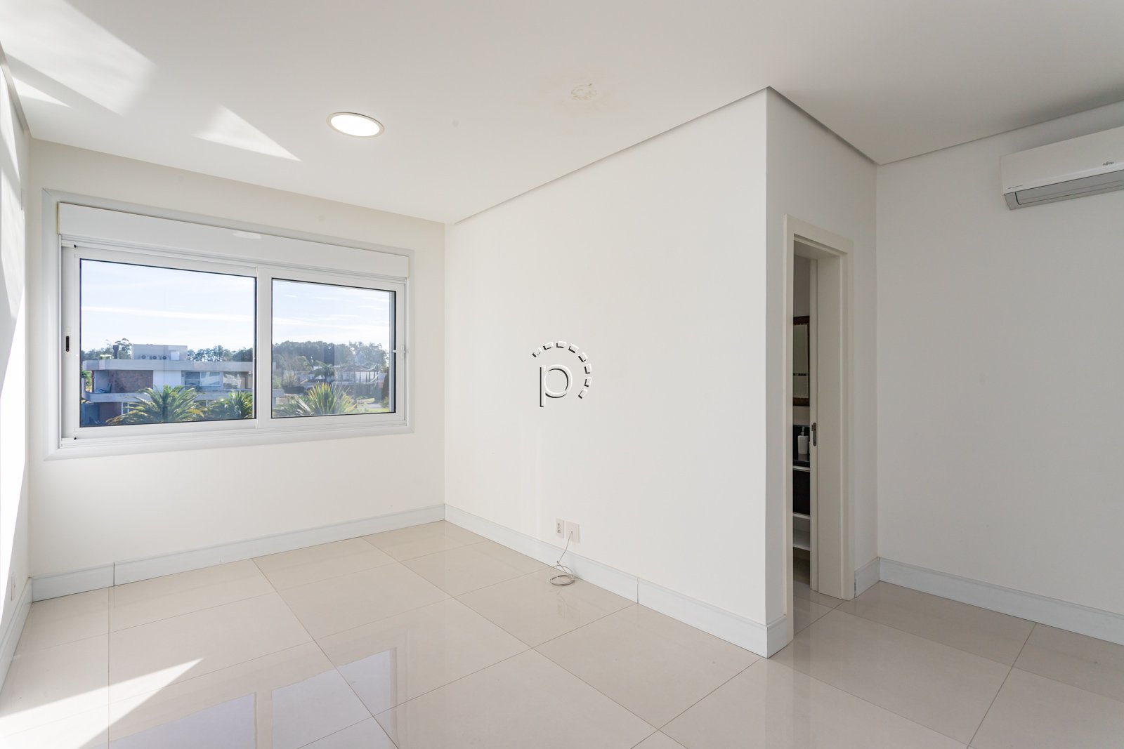 Casa em Condomínio à venda com 570m², 5 quartos, 5 suítes, 4 vagas no bairro Terra Ville em Porto Alegre - Foto 41