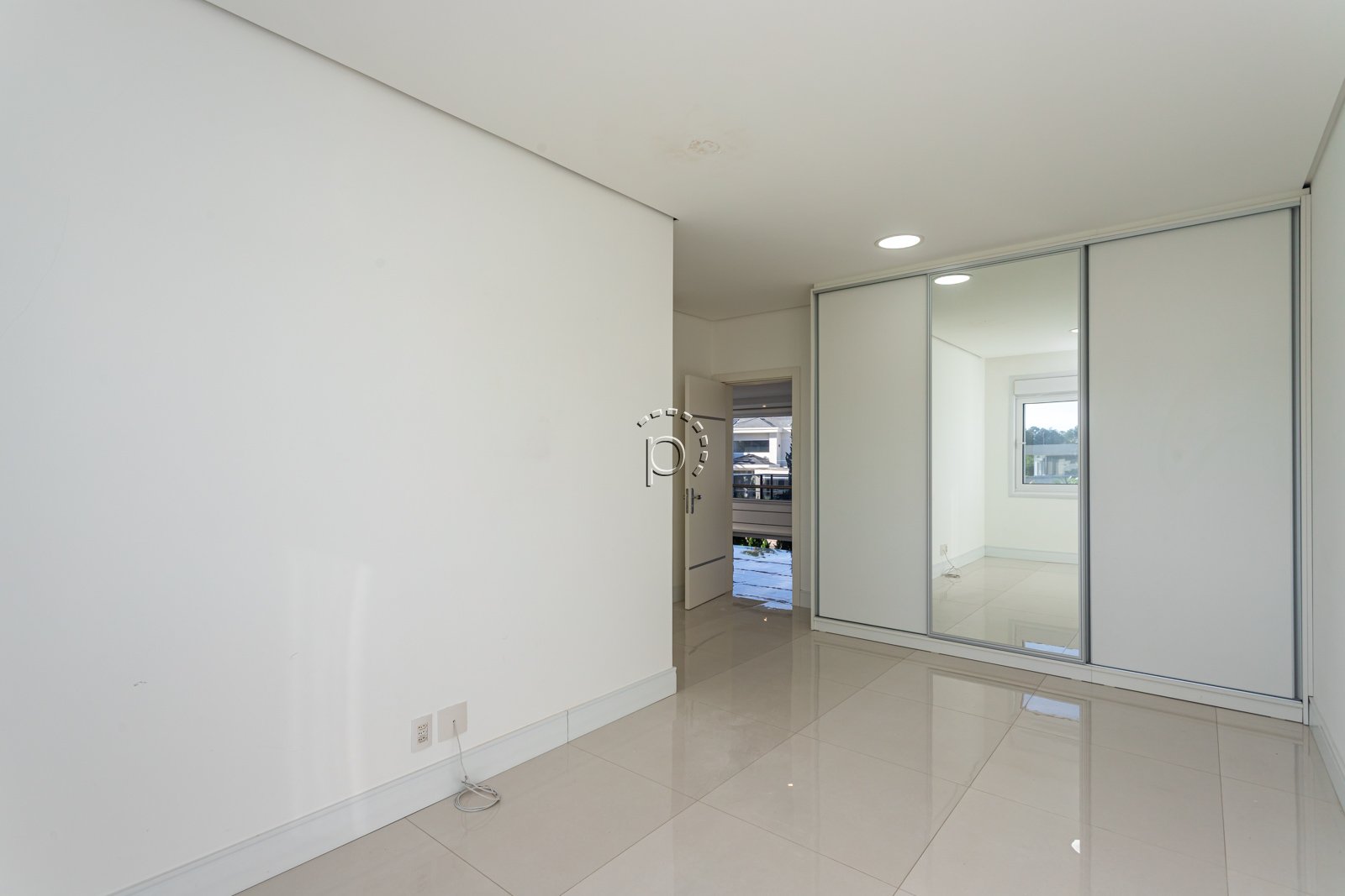 Casa em Condomínio à venda com 570m², 5 quartos, 5 suítes, 4 vagas no bairro Terra Ville em Porto Alegre - Foto 42