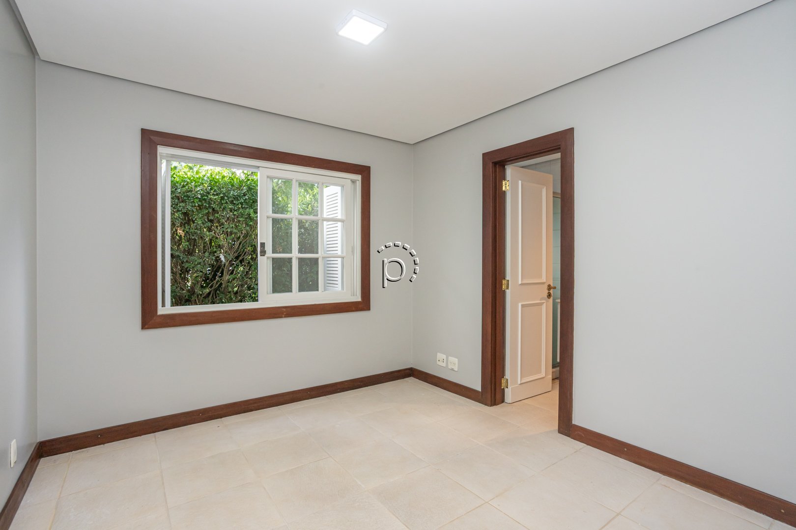 Casa em Condomínio para alugar com 491m², 5 quartos, 5 suítes, 4 vagas no bairro Terra Ville em Porto Alegre - Foto 18