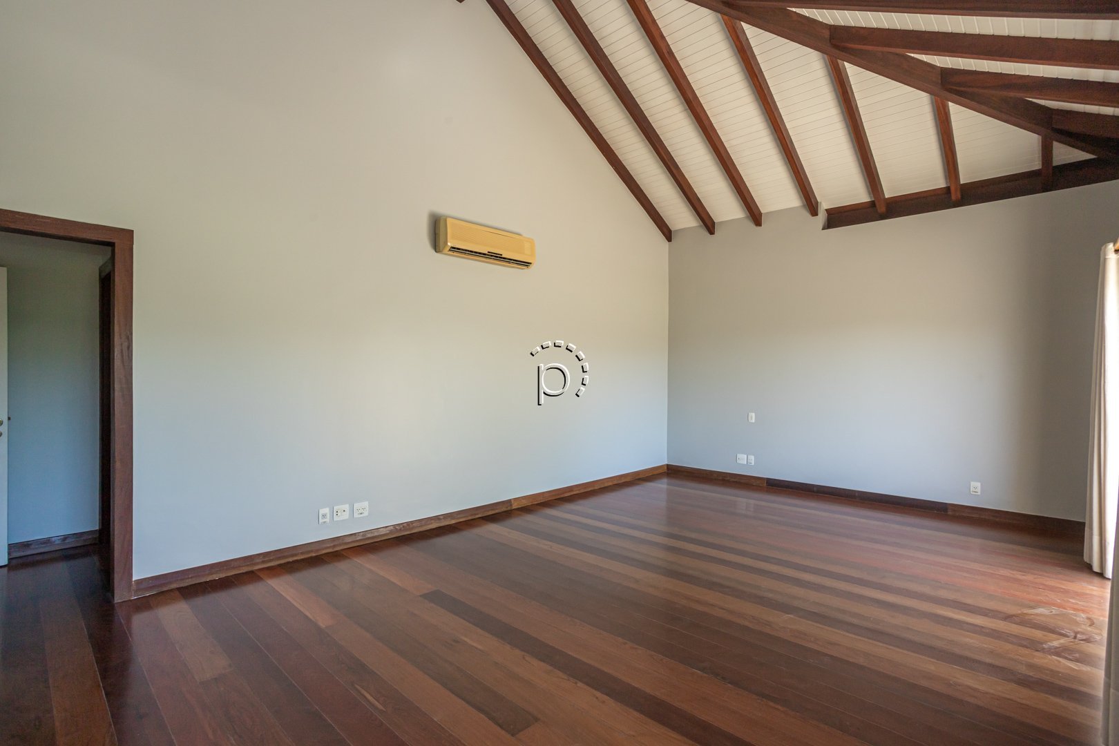 Casa em Condomínio para alugar com 491m², 5 quartos, 5 suítes, 4 vagas no bairro Terra Ville em Porto Alegre - Foto 39