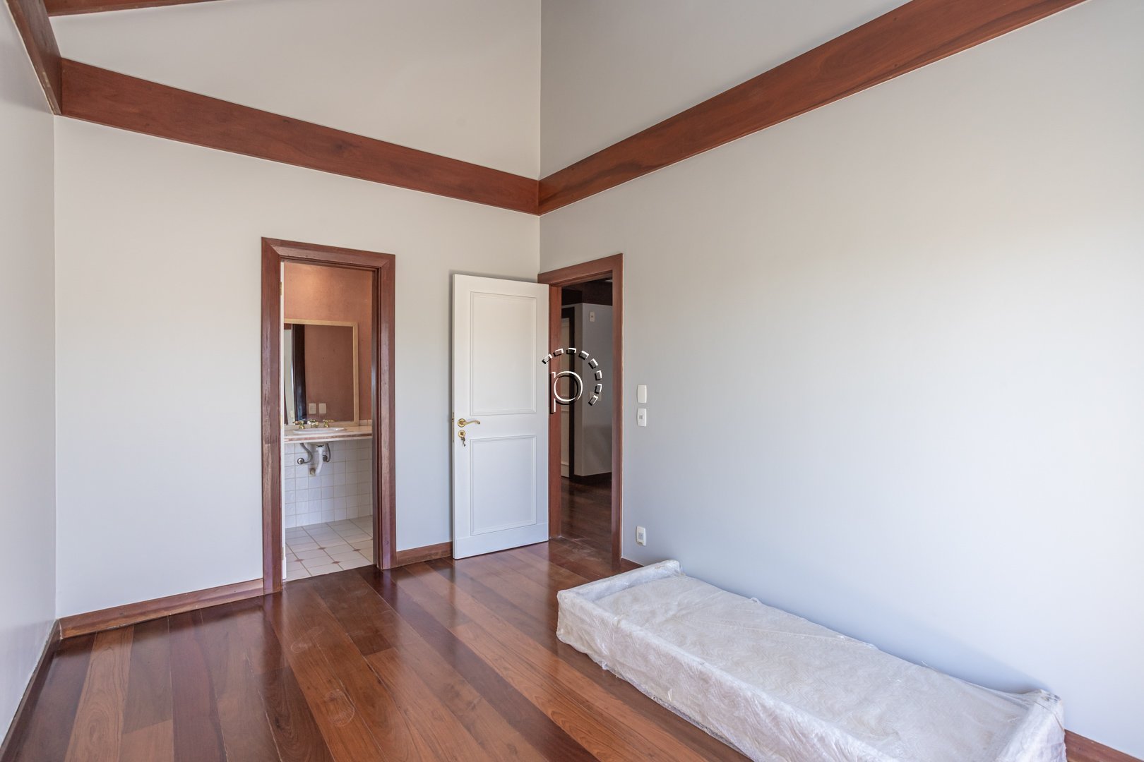 Casa em Condomínio para alugar com 491m², 5 quartos, 5 suítes, 4 vagas no bairro Terra Ville em Porto Alegre - Foto 51