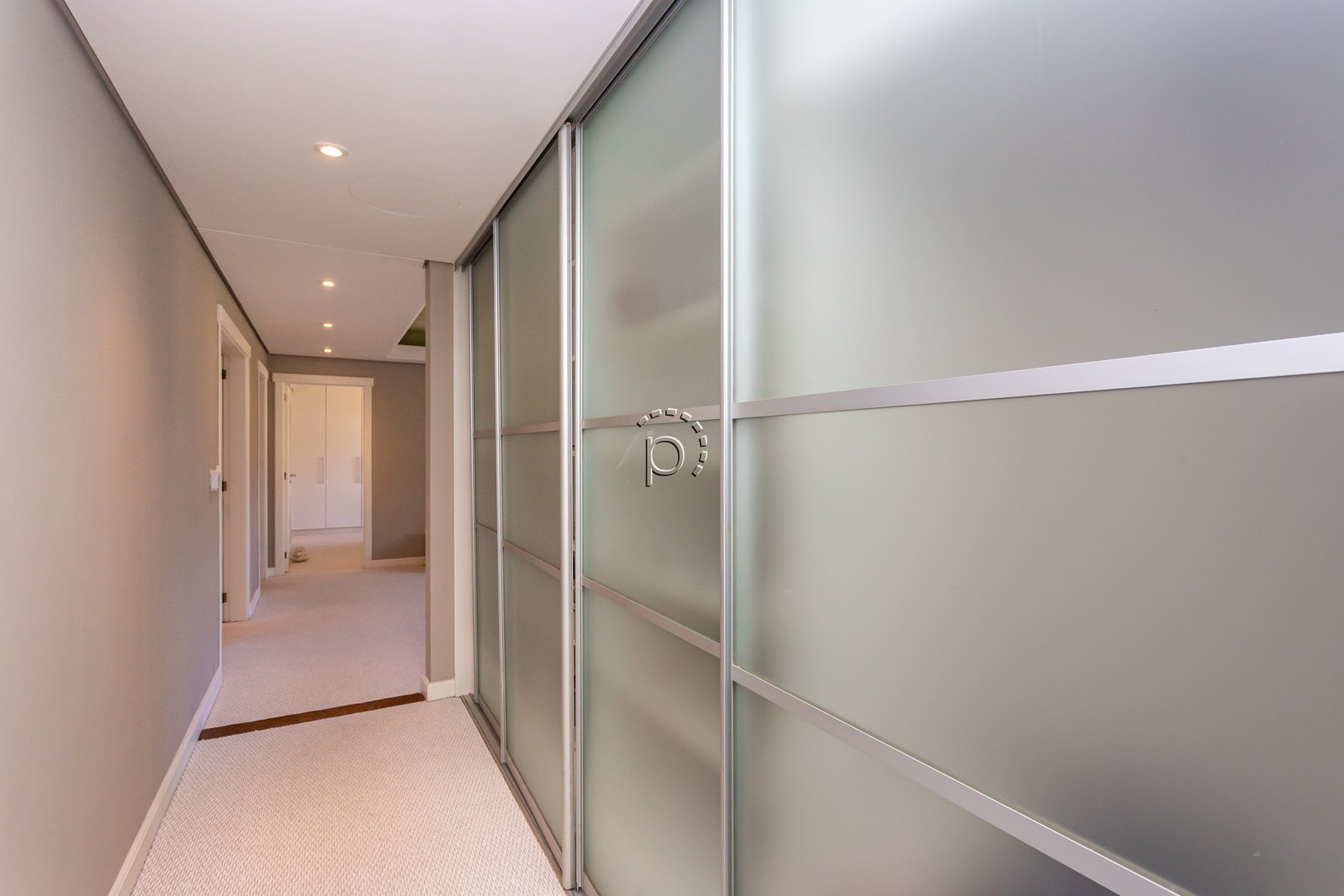Casa em Condomínio para alugar com 441m², 4 quartos, 4 suítes, 6 vagas no bairro Terra Ville em Porto Alegre - Foto 40