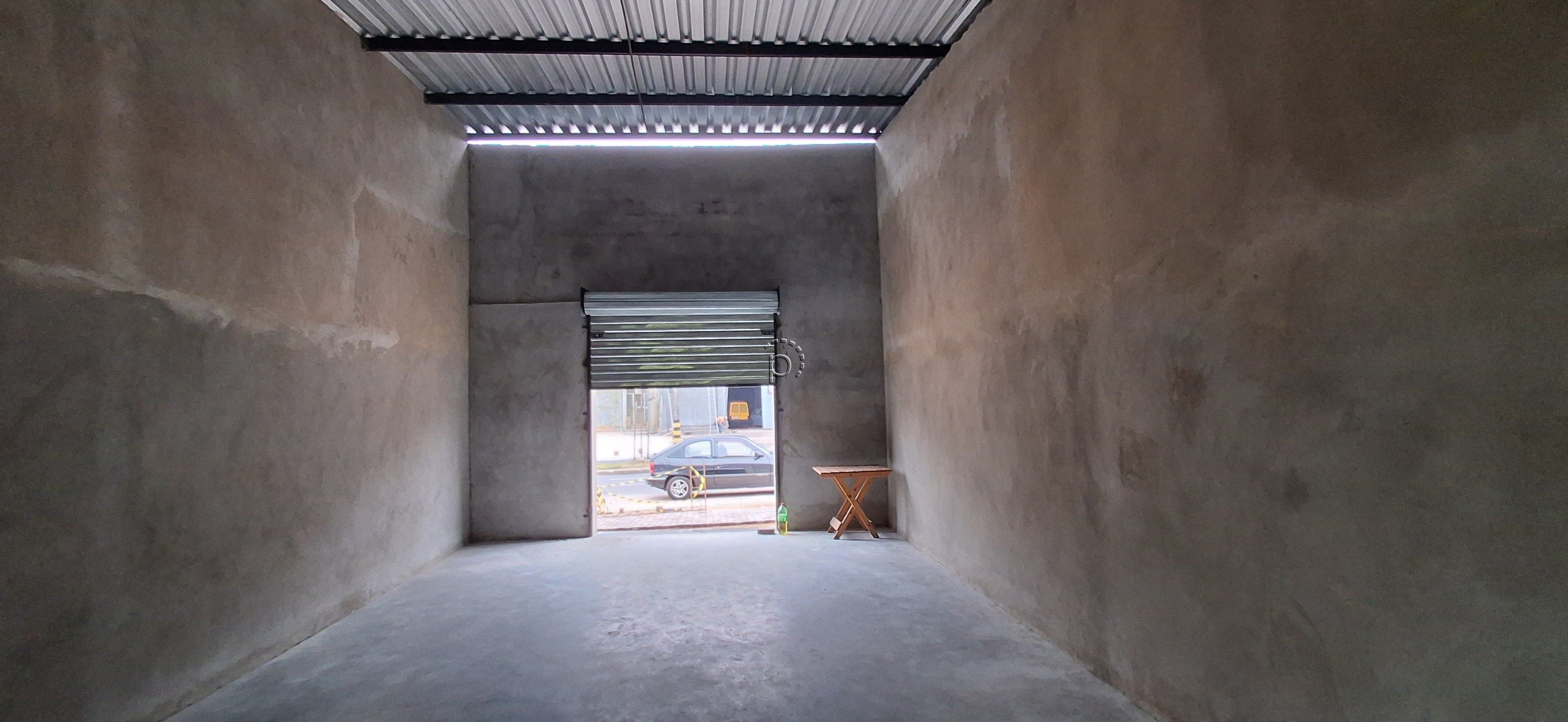 Loja para alugar com 55m², 1 vaga no bairro Hípica em Porto Alegre