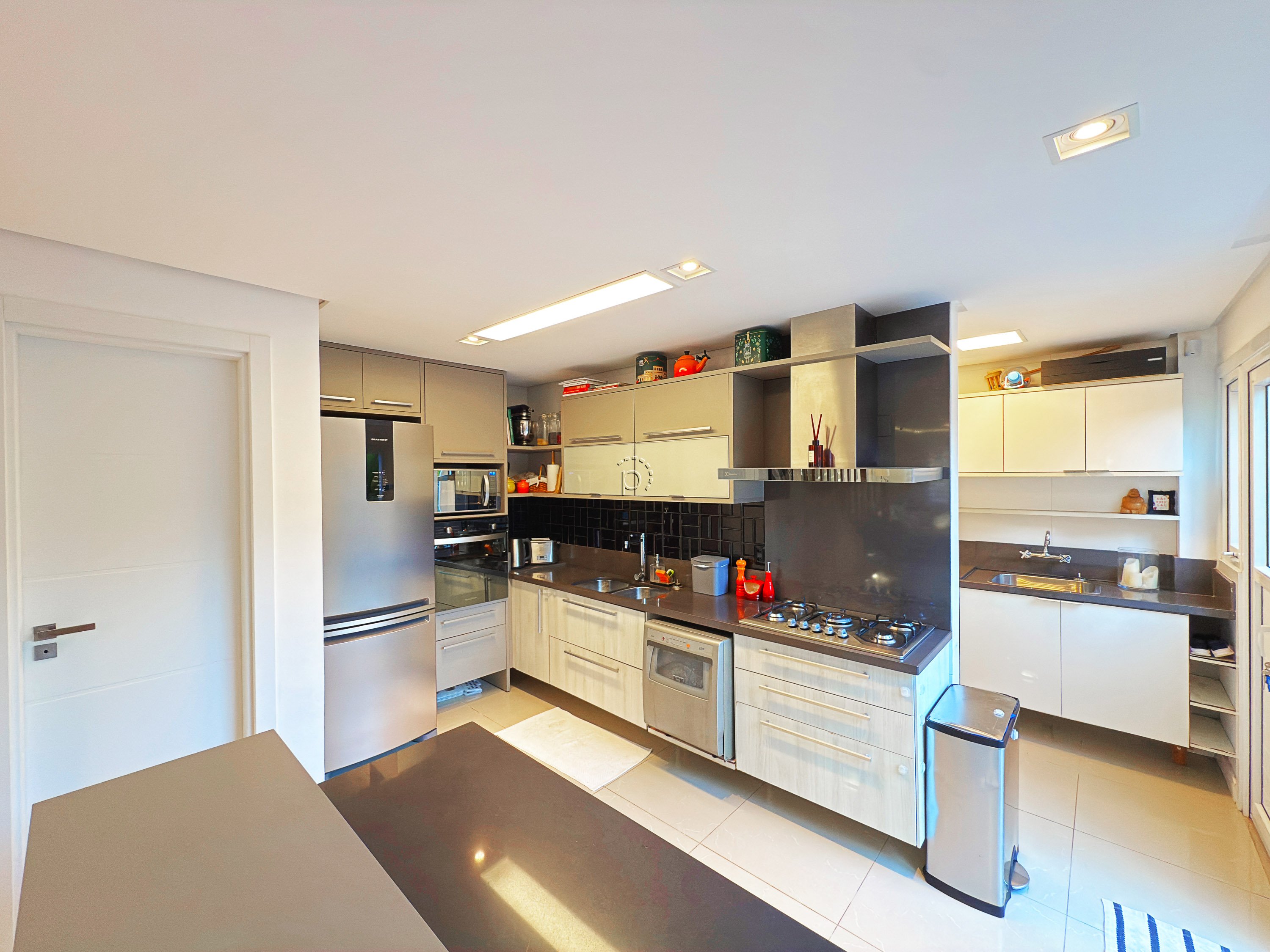 Casa à venda com 281m², 3 quartos, 1 suíte, 2 vagas no bairro Jardim Isabel em Porto Alegre - Foto 14