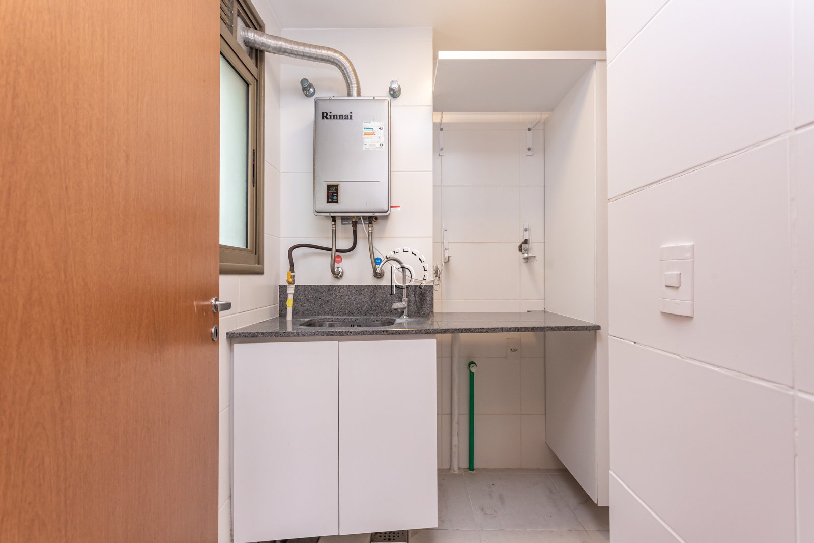 Apartamento à venda com 90m², 3 quartos, 1 suíte, 2 vagas no bairro Cavalhada em Porto Alegre - Foto 14
