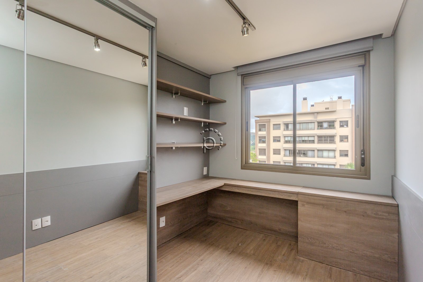 Apartamento à venda com 90m², 3 quartos, 1 suíte, 2 vagas no bairro Cavalhada em Porto Alegre - Foto 16