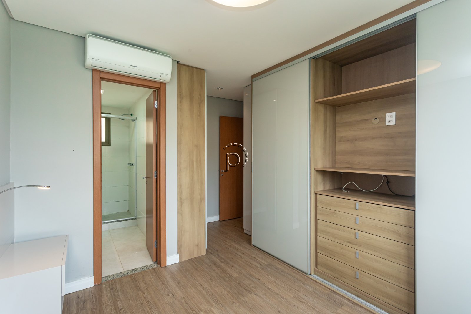 Apartamento à venda com 90m², 3 quartos, 1 suíte, 2 vagas no bairro Cavalhada em Porto Alegre - Foto 23