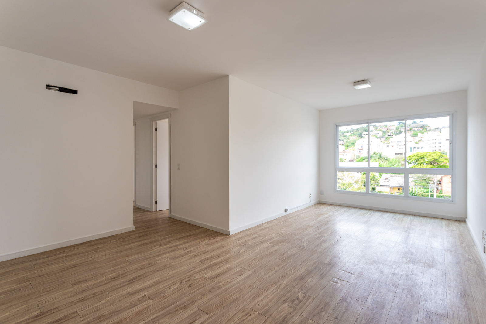 Apartamento para alugar com 92m², 3 quartos no bairro Tristeza em Porto Alegre - Foto 2