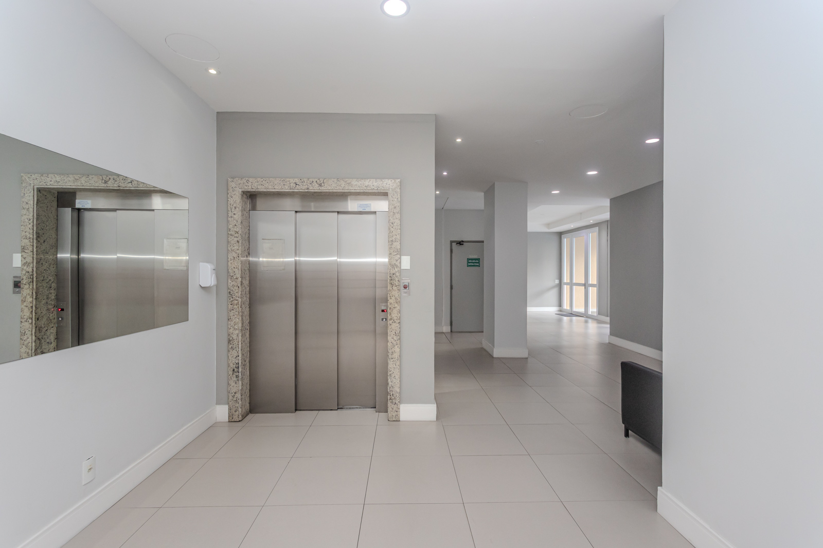 Apartamento para alugar com 92m², 3 quartos no bairro Tristeza em Porto Alegre - Foto 33