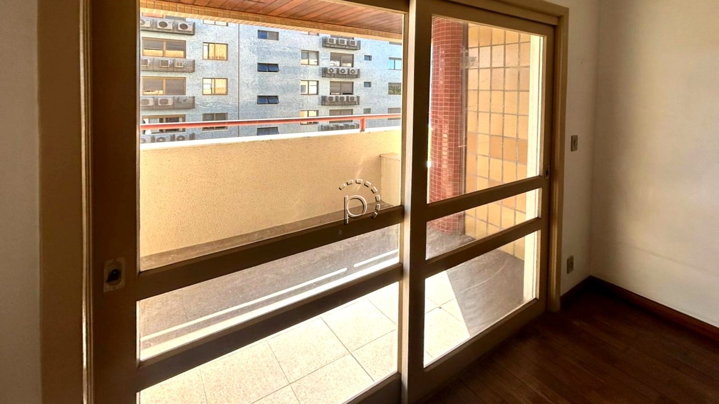 Apartamento à venda com 116m², 3 quartos, 1 suíte, 2 vagas no bairro Tristeza em Porto Alegre - Foto 4