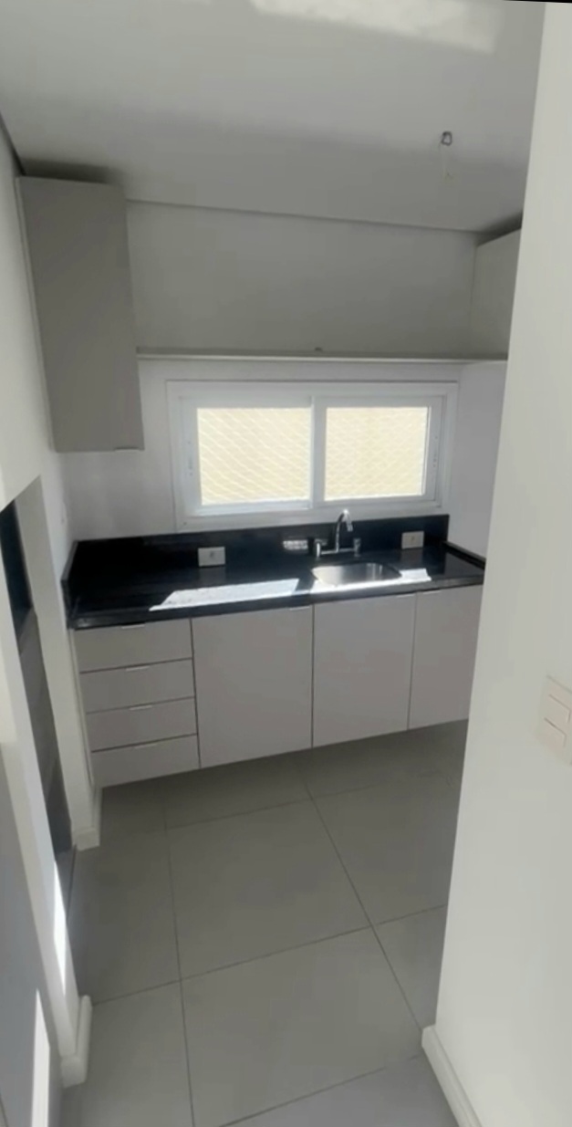 Apartamento à venda com 67m², 2 quartos, 1 suíte, 1 vaga no bairro Menino Deus em Porto Alegre - Foto 4
