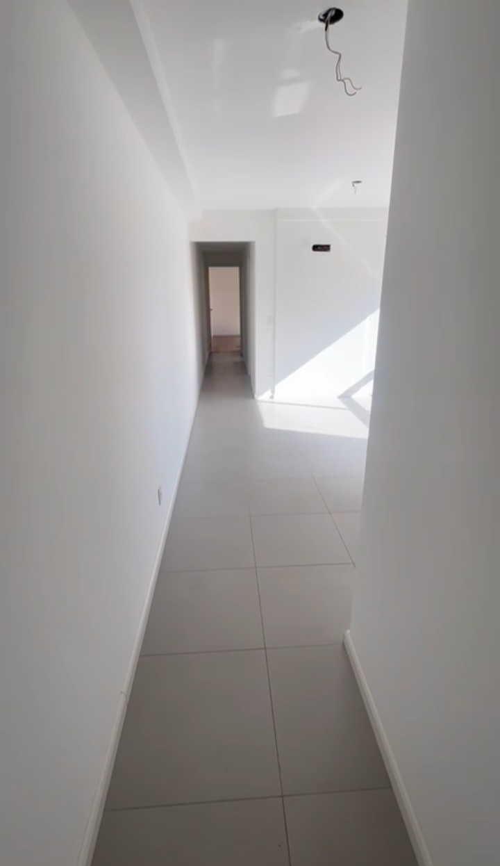 Apartamento à venda com 67m², 2 quartos, 1 suíte, 1 vaga no bairro Menino Deus em Porto Alegre - Foto 2