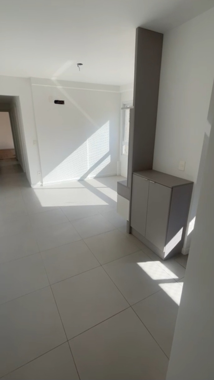 Apartamento à venda com 67m², 2 quartos, 1 suíte, 1 vaga no bairro Menino Deus em Porto Alegre - Foto 3