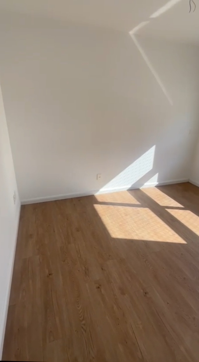 Apartamento à venda com 67m², 2 quartos, 1 suíte, 1 vaga no bairro Menino Deus em Porto Alegre - Foto 7
