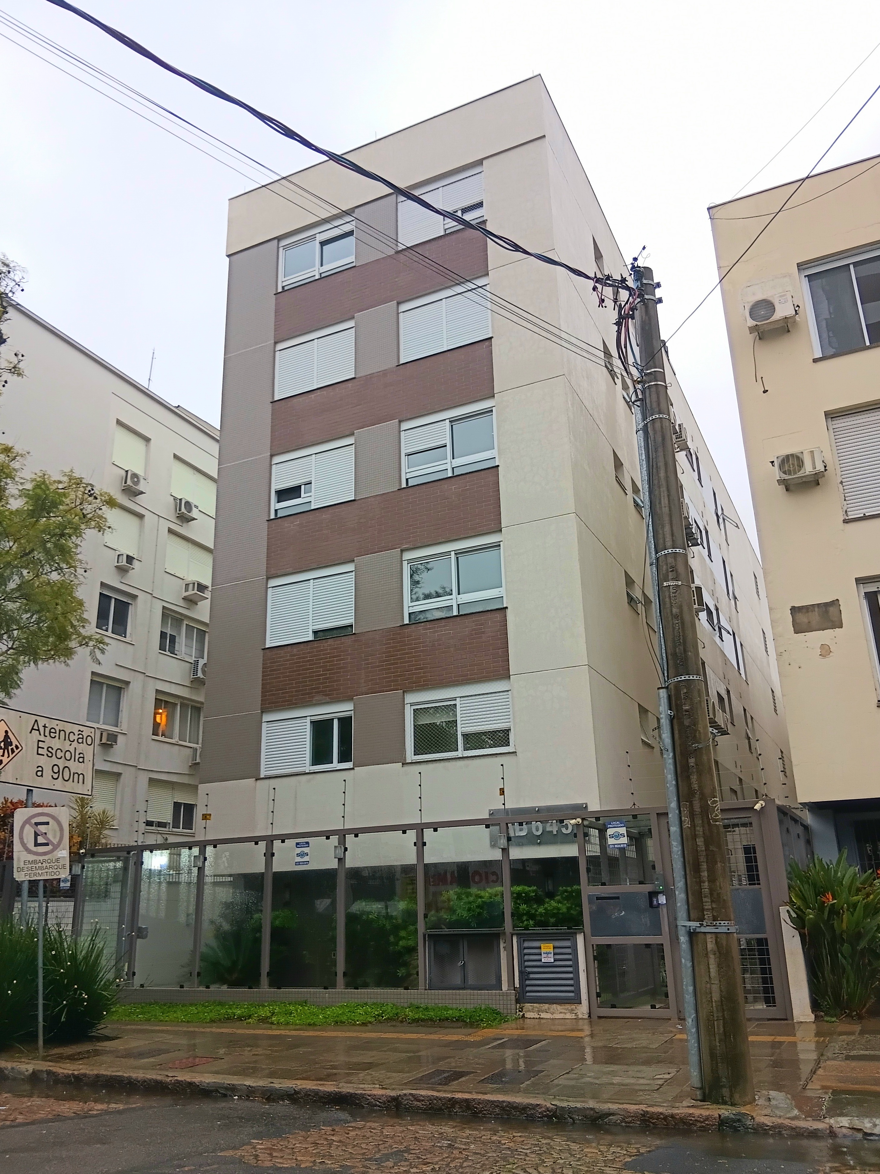Apartamento à venda com 67m², 2 quartos, 1 suíte, 1 vaga no bairro Menino Deus em Porto Alegre