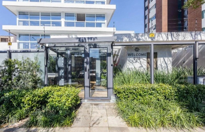 Apartamento à venda com 130m², 3 quartos, 1 suíte, 4 vagas no bairro Petrópolis em Porto Alegre - Foto 3