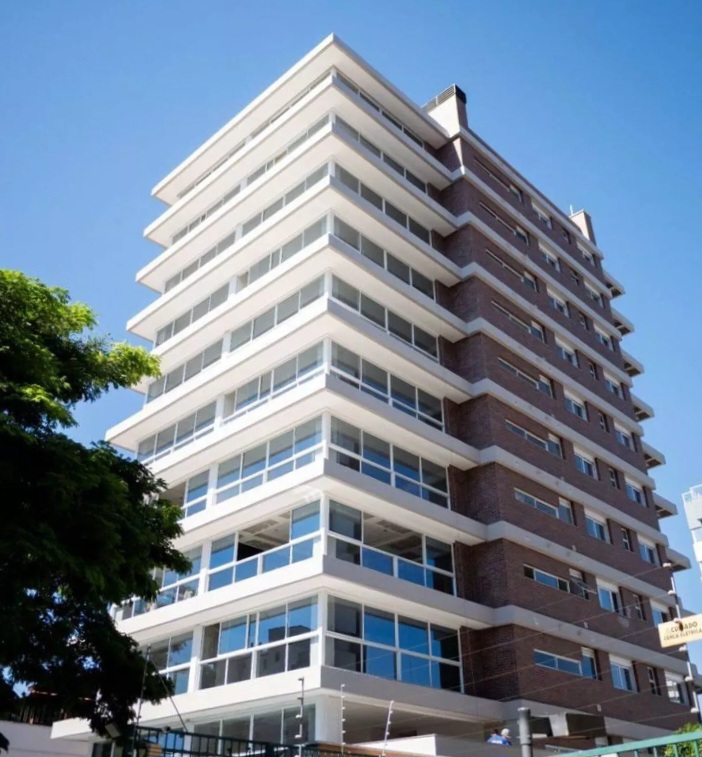 Apartamento à venda com 130m², 1 suíte, 3 vagas no bairro Petrópolis em Porto Alegre - Foto 2