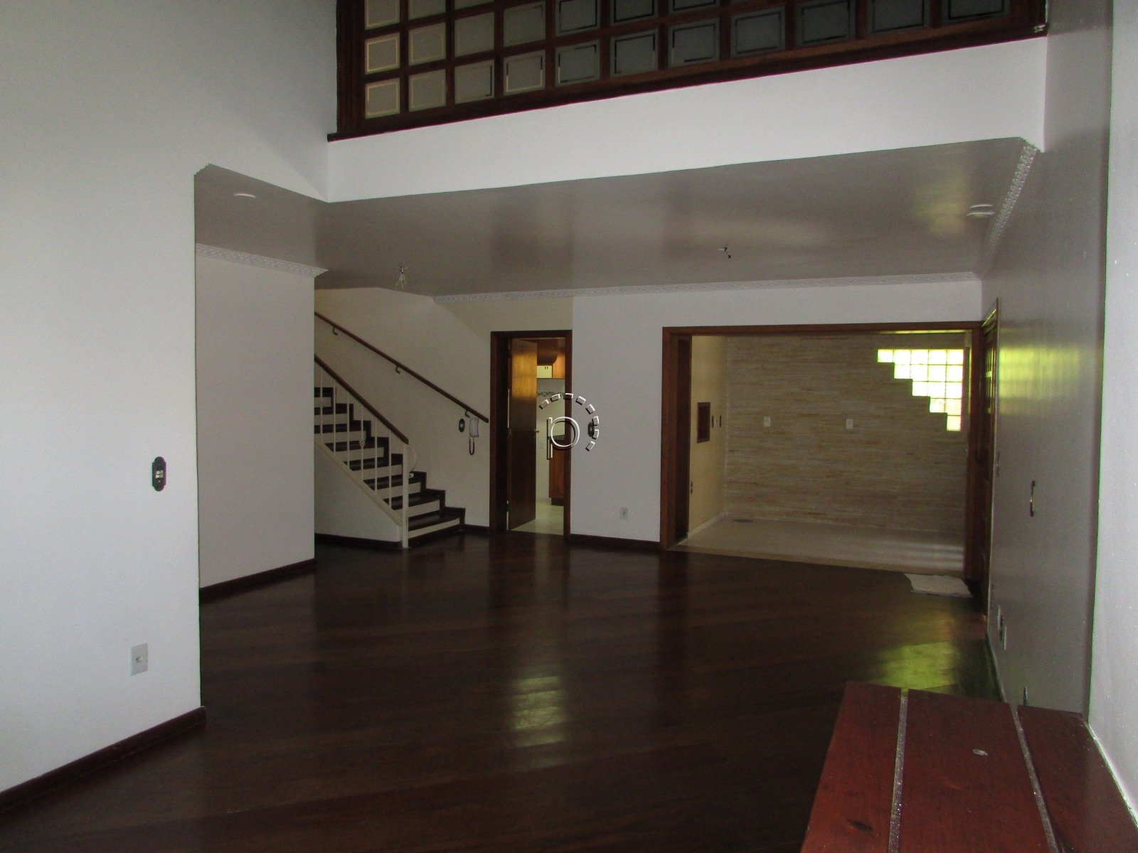Casa em Condomínio à venda com 307m², 5 quartos, 2 suítes, 3 vagas no bairro Pedra Redonda em Porto Alegre - Foto 2