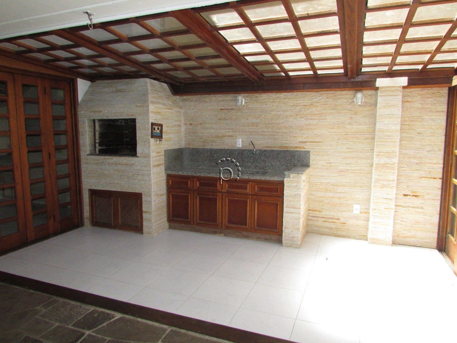Casa em Condomínio à venda com 307m², 5 quartos, 2 suítes, 3 vagas no bairro Pedra Redonda em Porto Alegre - Foto 6