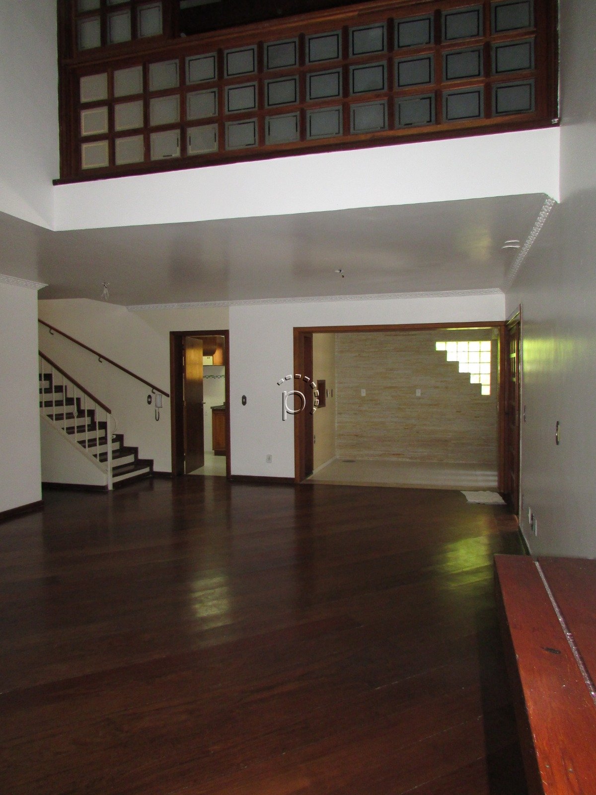 Casa em Condomínio à venda com 307m², 5 quartos, 2 suítes, 3 vagas no bairro Pedra Redonda em Porto Alegre - Foto 4
